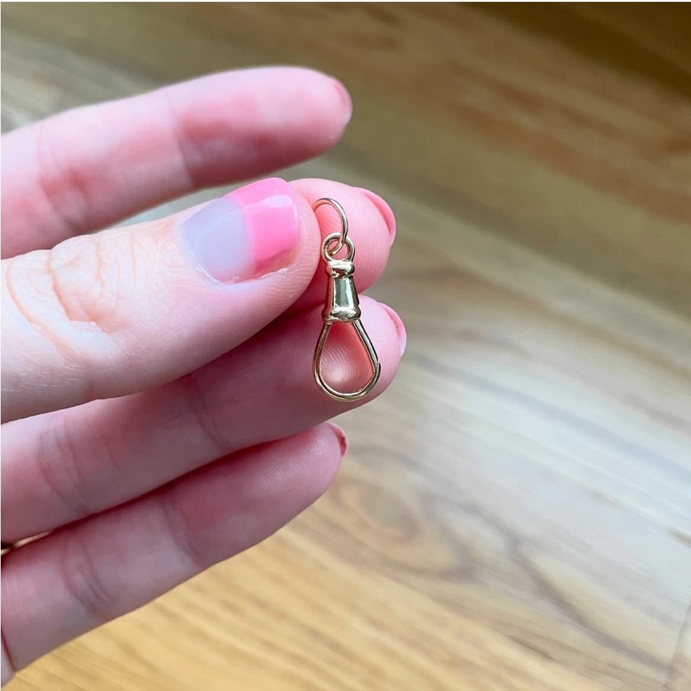 14k dog clip